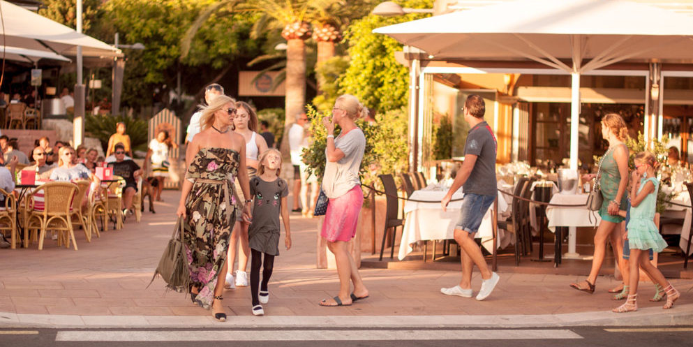 Puerto Portals Marina Restaurants bars chic jetset Mallorca