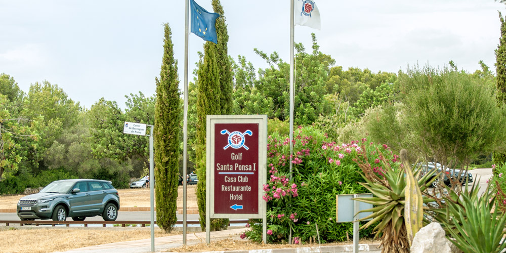 Santa Ponsa property buyers enjoy the local golf club.