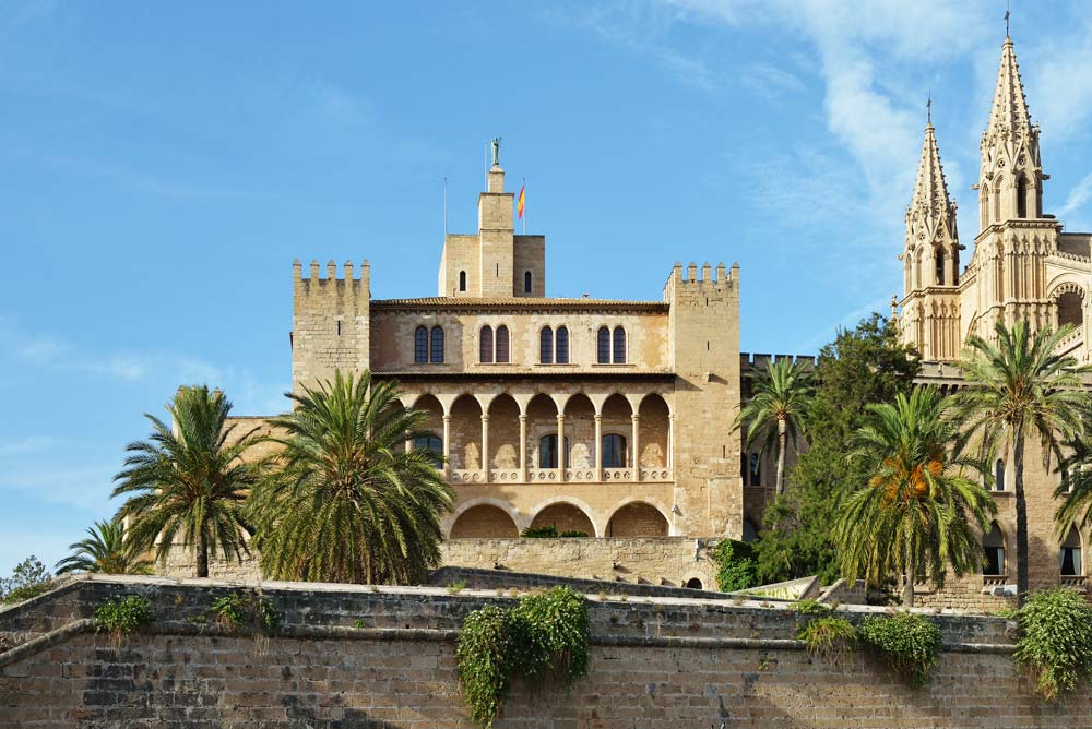 Palma property buyers admire historical monuments of the old town.