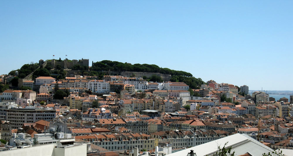 Buyers of Bairro Alto property appreciate beautiful view from Miradouro Santa Catarina.