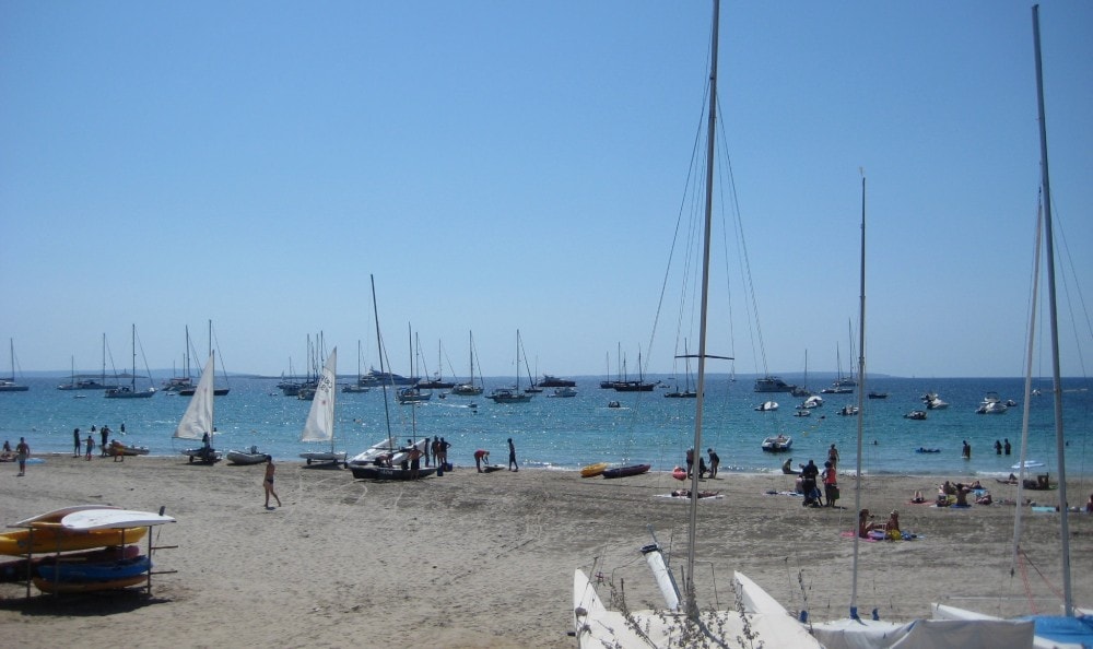 Sant Jordi de ses Salines property buyers enjoy a quality leisure time that surrounding beaches provide.
