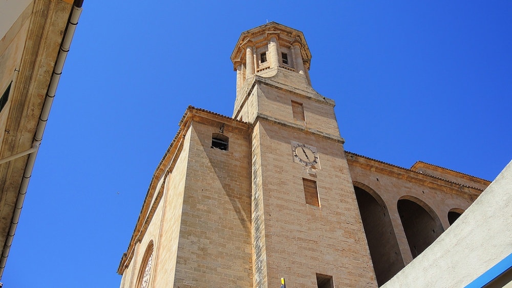 Llucmajor Town property market is interlaced with historical buildings like Church of Sant Miguel.