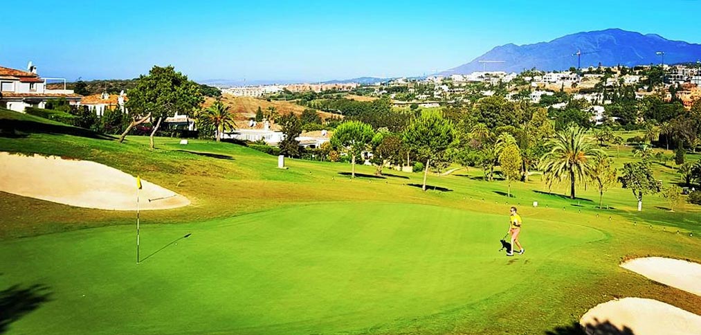 Stunning views from a number of golf courses is appreciated by El Paraiso property buyers.