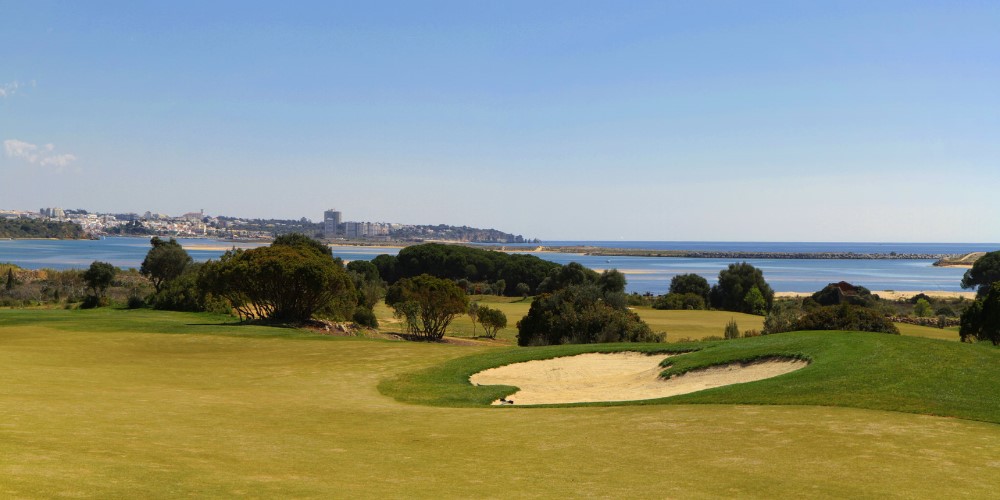golf cours in algarve by casafari property guide