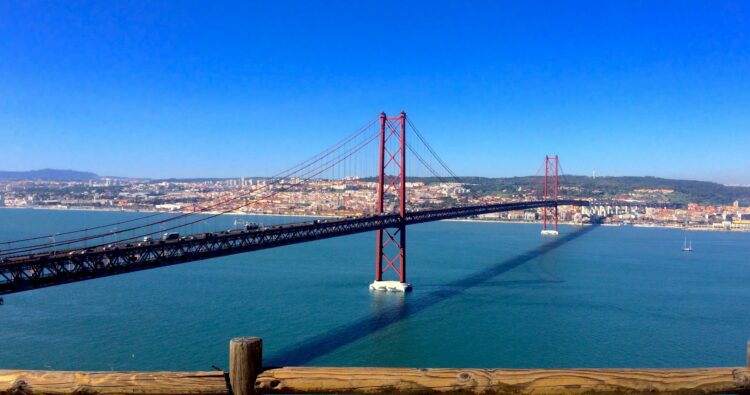 Ponte 25 de Abril em Lisboa, Portugal