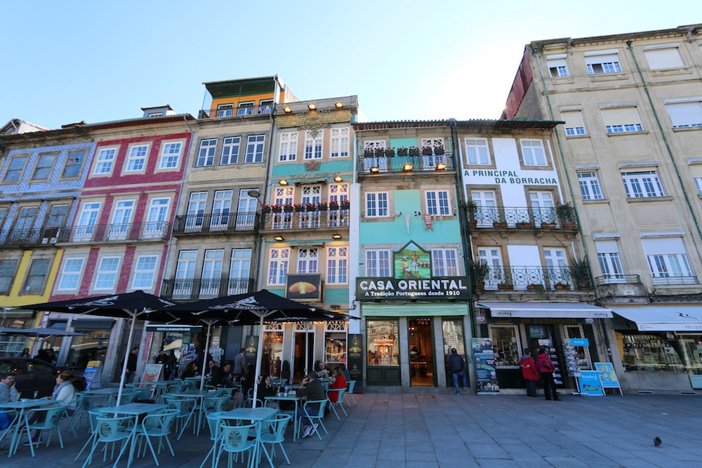 Restaurantes nas ruas do Porto, Portugal