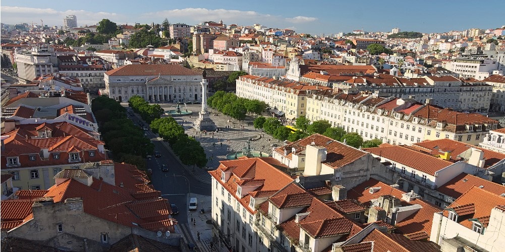 Praça do Rossio, um ponto turístico na Baixa de Lisboa, Portugal